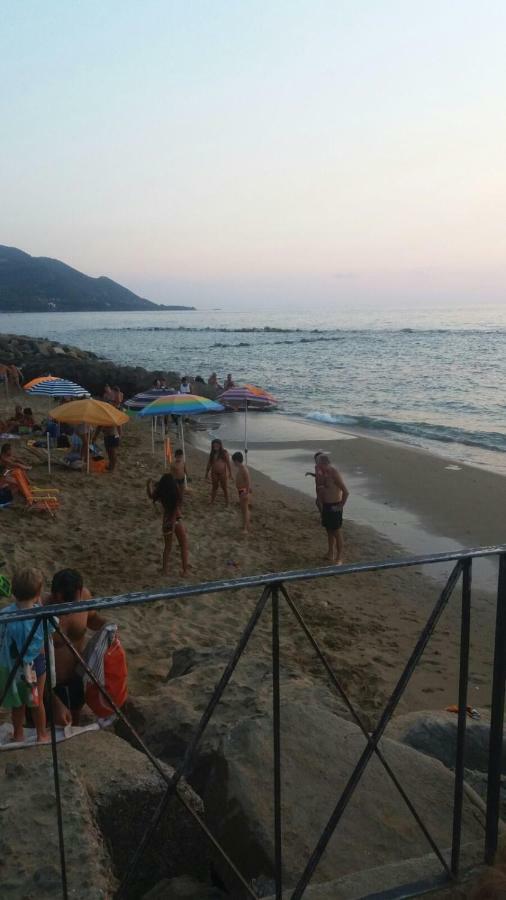 La Casa Di Checco Lejlighed Santa Maria di Castellabate Eksteriør billede